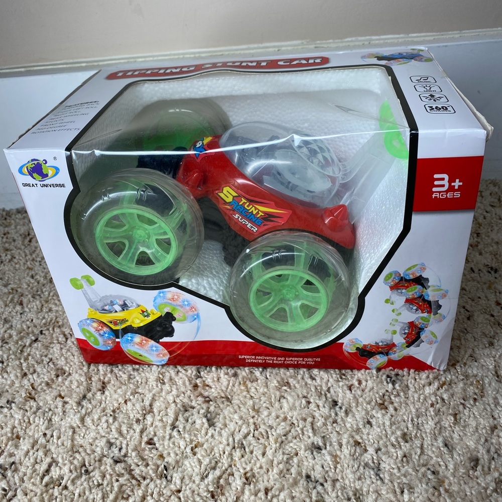 Tipping Stunt Car 3+ Remote control Toy